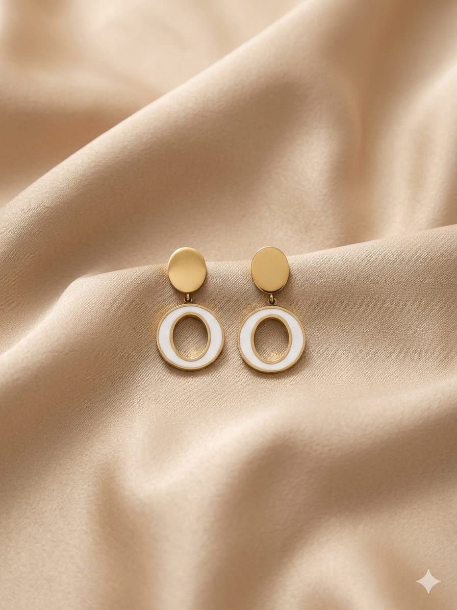 حلق ذهبي مودرن بتصميم دائري ومينا أبيض - Modern Enamel Drop Earrings