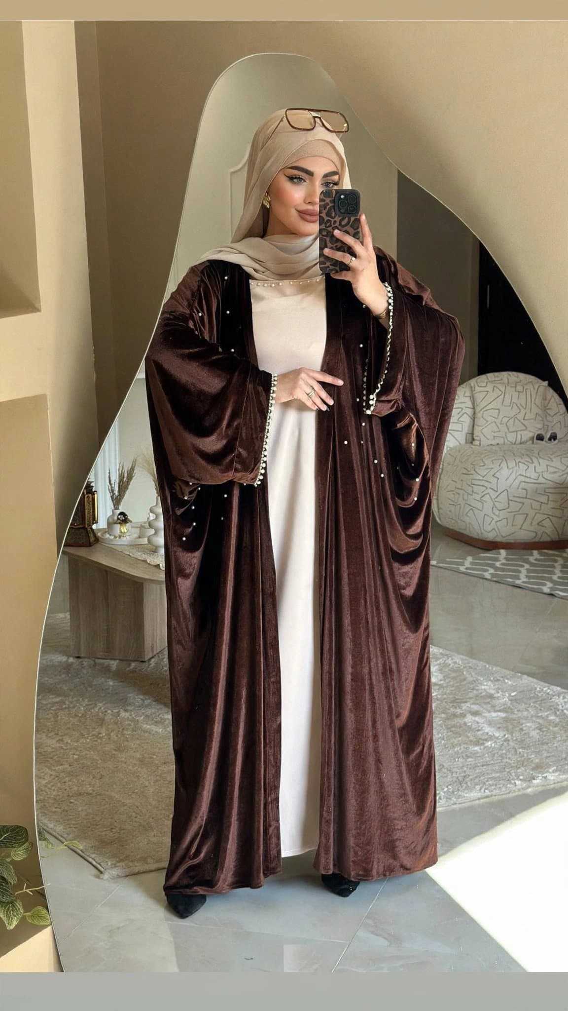 عباية توينز قطيفة مطعمة بلولي - بيزك كات سكوبا + كارديجان قطيفة مفتوح 