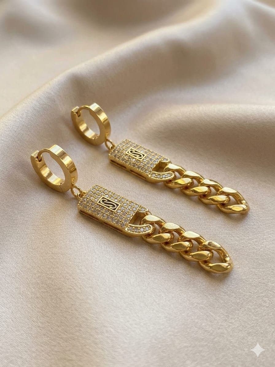 حلق هووب بتدلية جنزير كوبي وقفل مرصع - Cuban Chain Drop Earrings