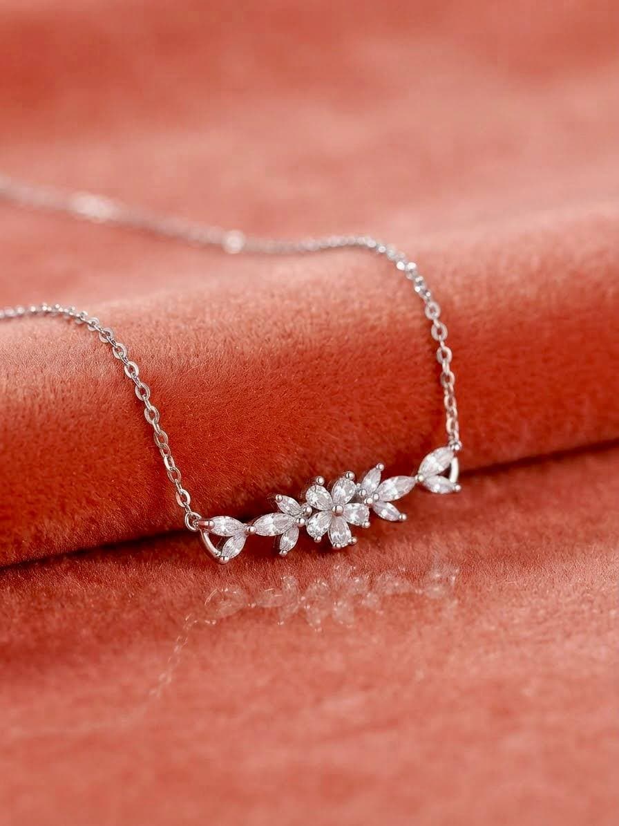 عقد 3 وردات زركون ماركيز فضي عقد Silver Flowers
