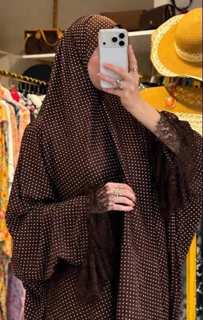 إسدال بني منقط أبيض بولكا دوت