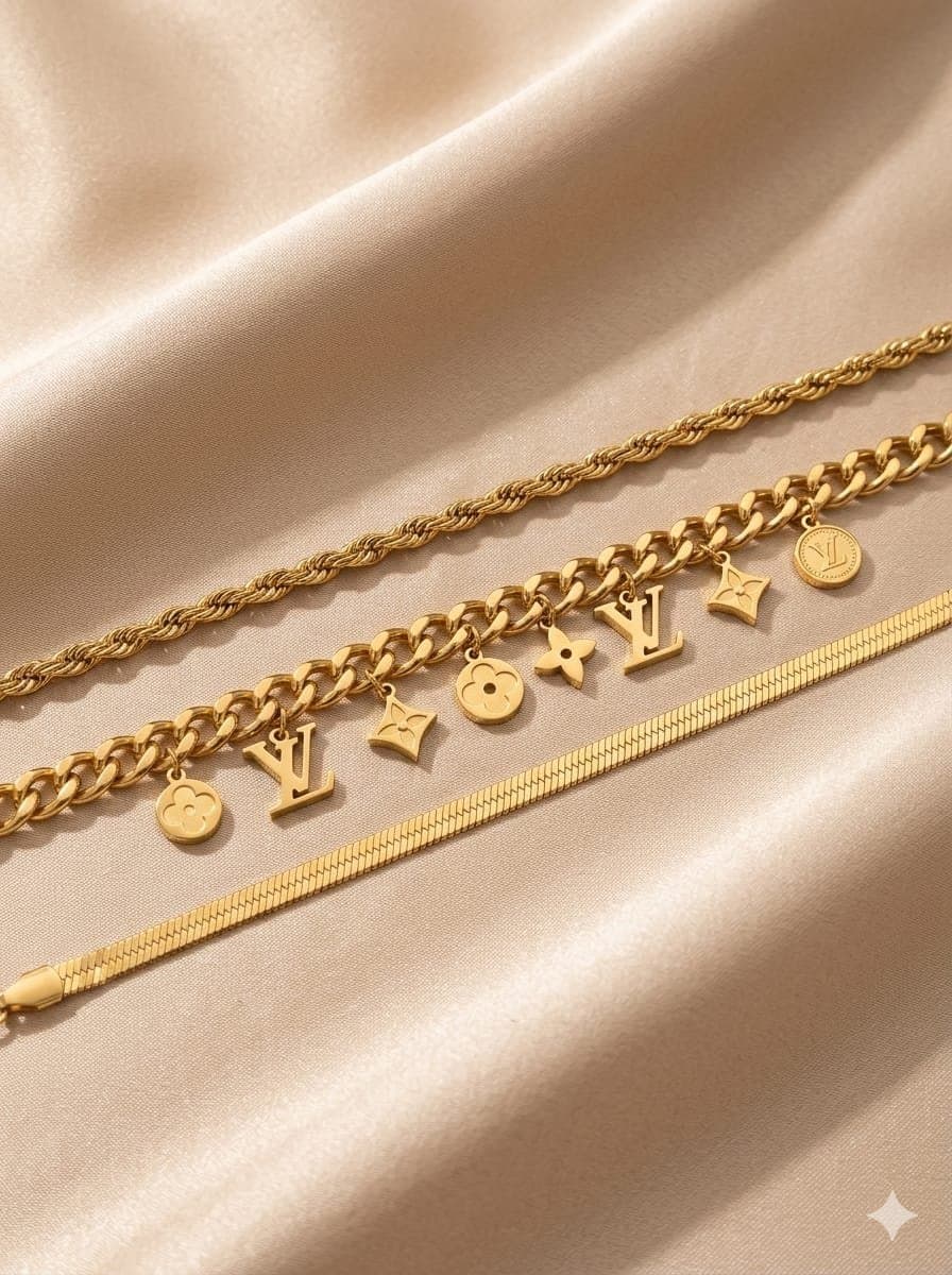 طقم 3 انسيالات LV شراشيب - Triple LV Charm Bracelet Set